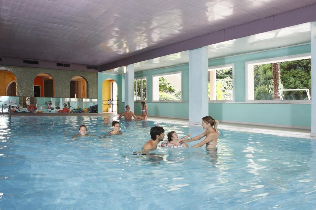 Hotel Castel Lodron Storo Ngoại thất bức ảnh