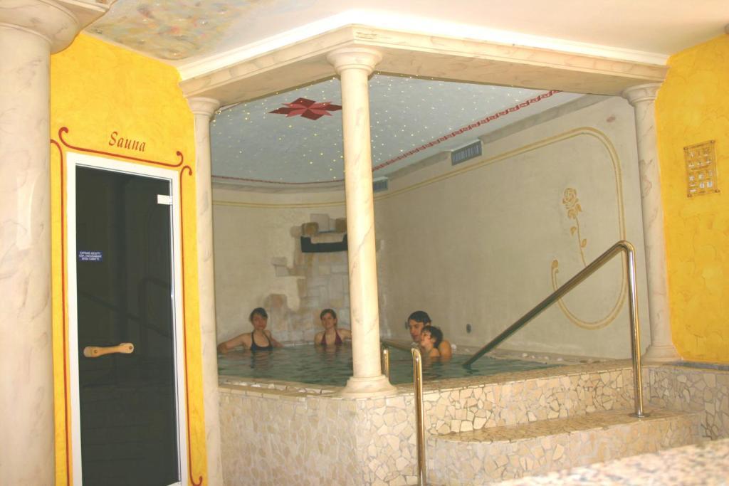 Hotel Castel Lodron Storo Ngoại thất bức ảnh