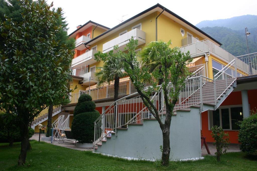 Hotel Castel Lodron Storo Ngoại thất bức ảnh
