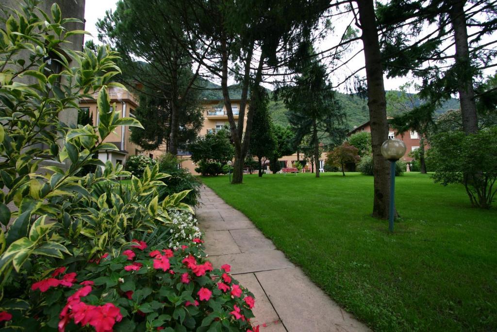 Hotel Castel Lodron Storo Ngoại thất bức ảnh
