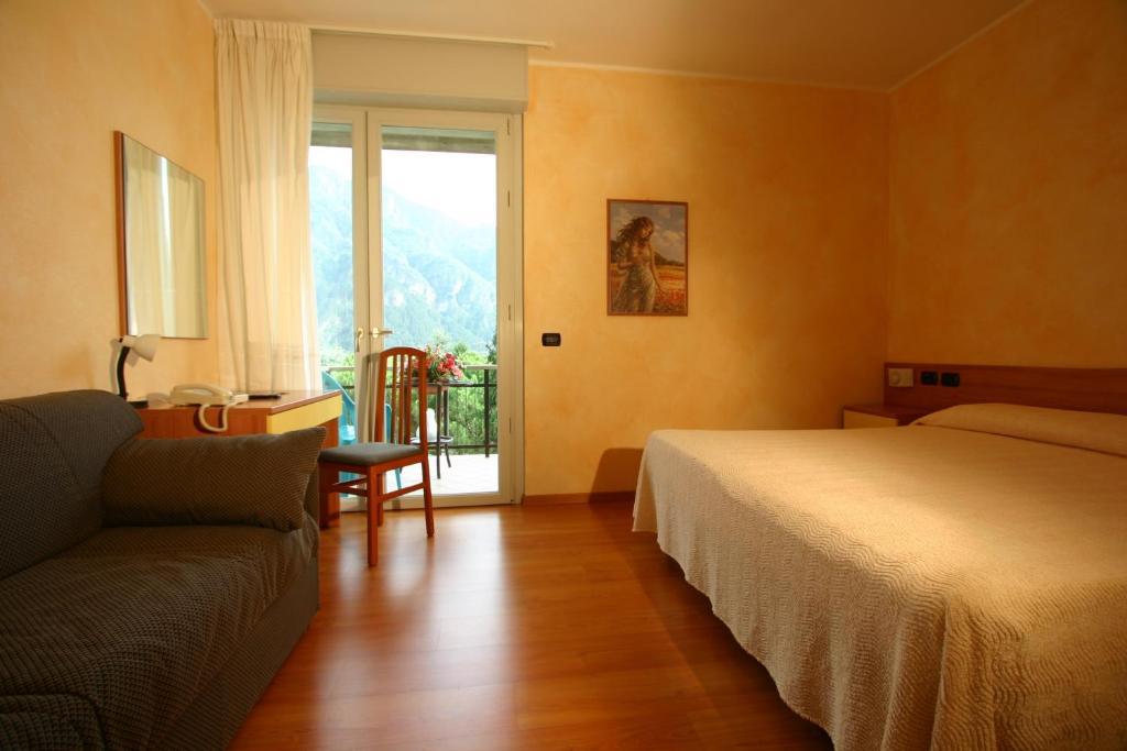 Hotel Castel Lodron Storo Ngoại thất bức ảnh