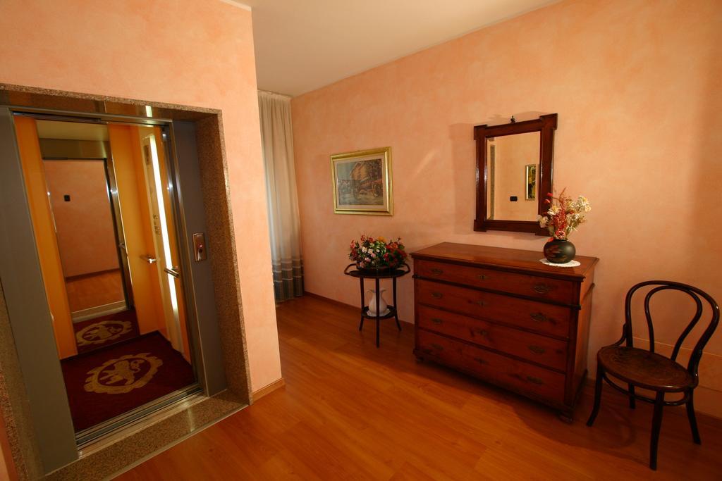 Hotel Castel Lodron Storo Ngoại thất bức ảnh