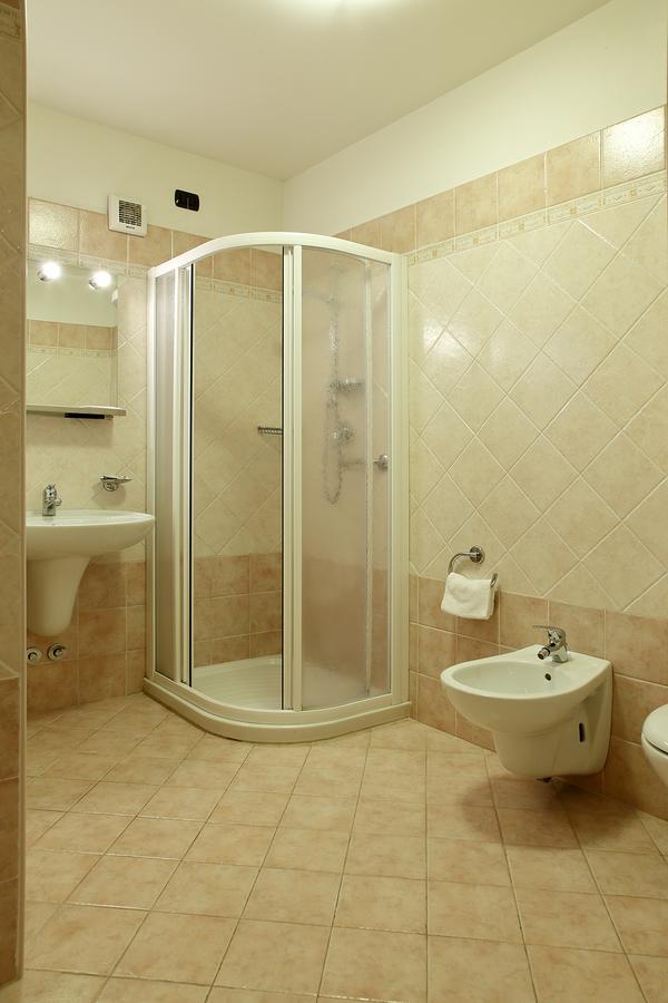 Hotel Castel Lodron Storo Ngoại thất bức ảnh